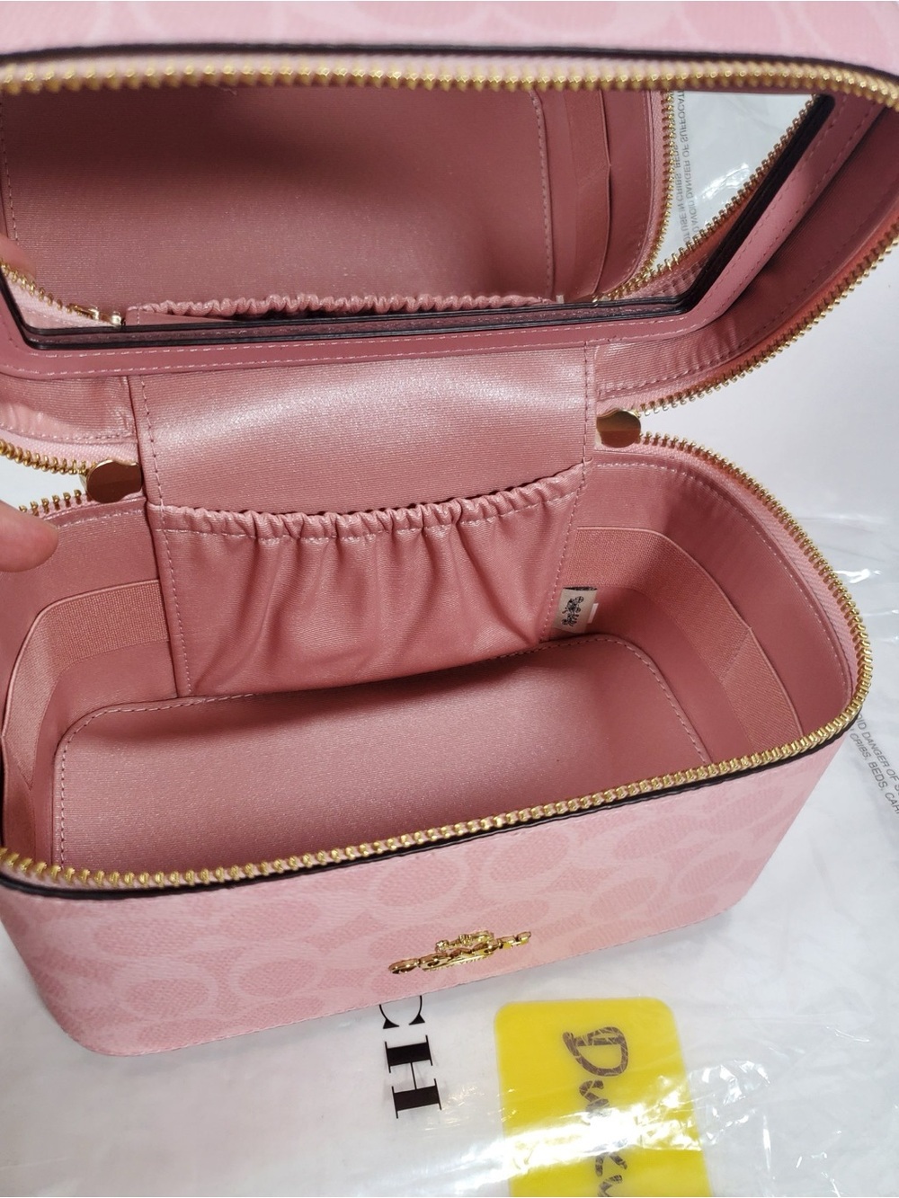 NWT Coach Cosmetic Case In Signature Canvas Powder Pink CEA56 - Picture 6 of 6